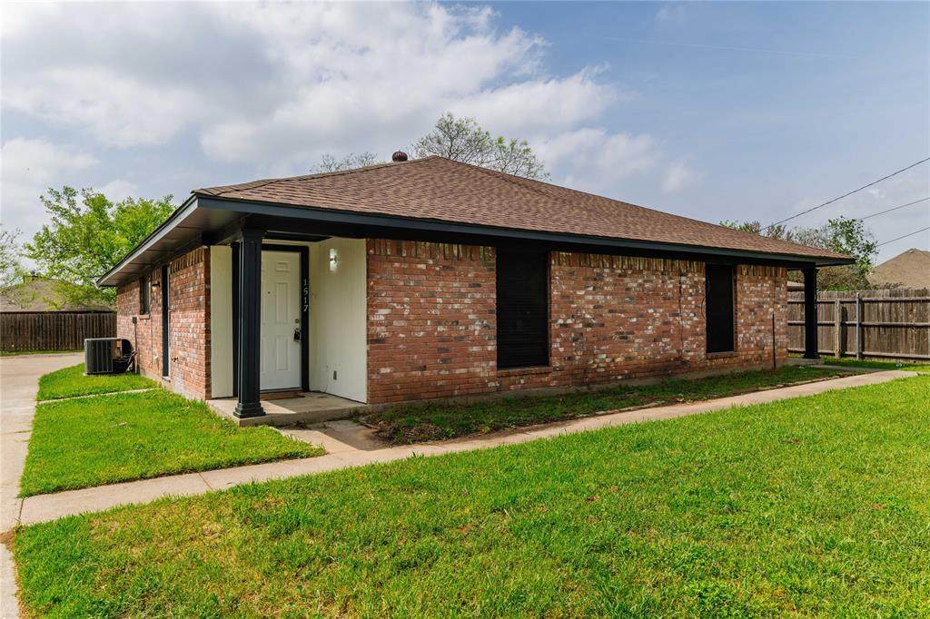 1517 Trinity View Street - Photo 1