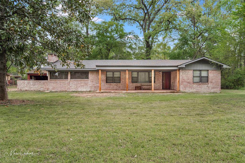 743 Lincoln Dr - Photo 1