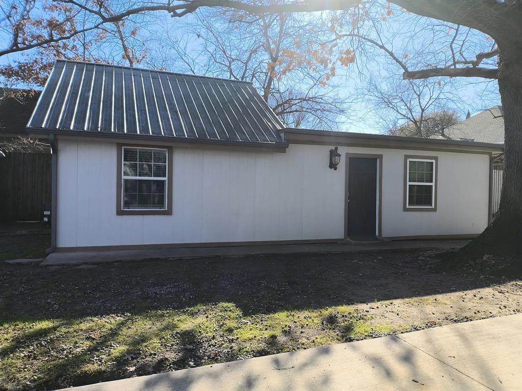 512 Irby Lane - Photo 1