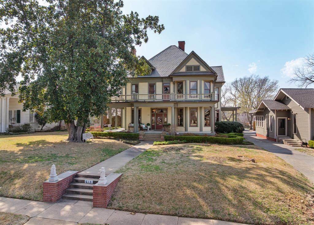 615 Fannin Avenue - Photo 1