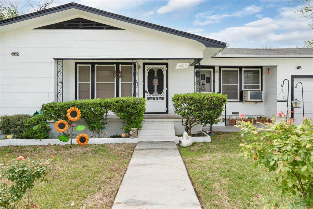 1206 Jackson Street - Photo 1