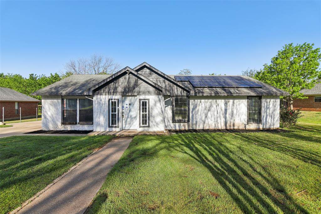 306 Shady Oak Road - Photo 1