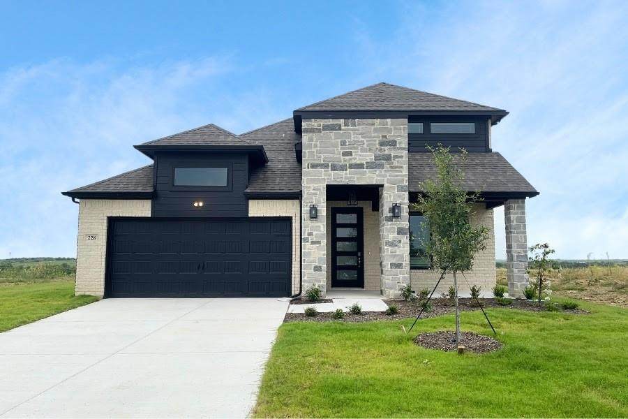 228 Cattleman Drive - Photo 1