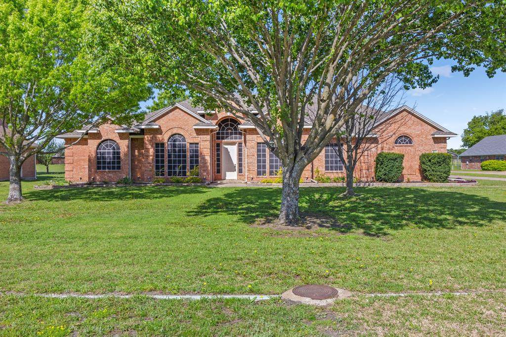 560 Glenn Lane - Photo 1