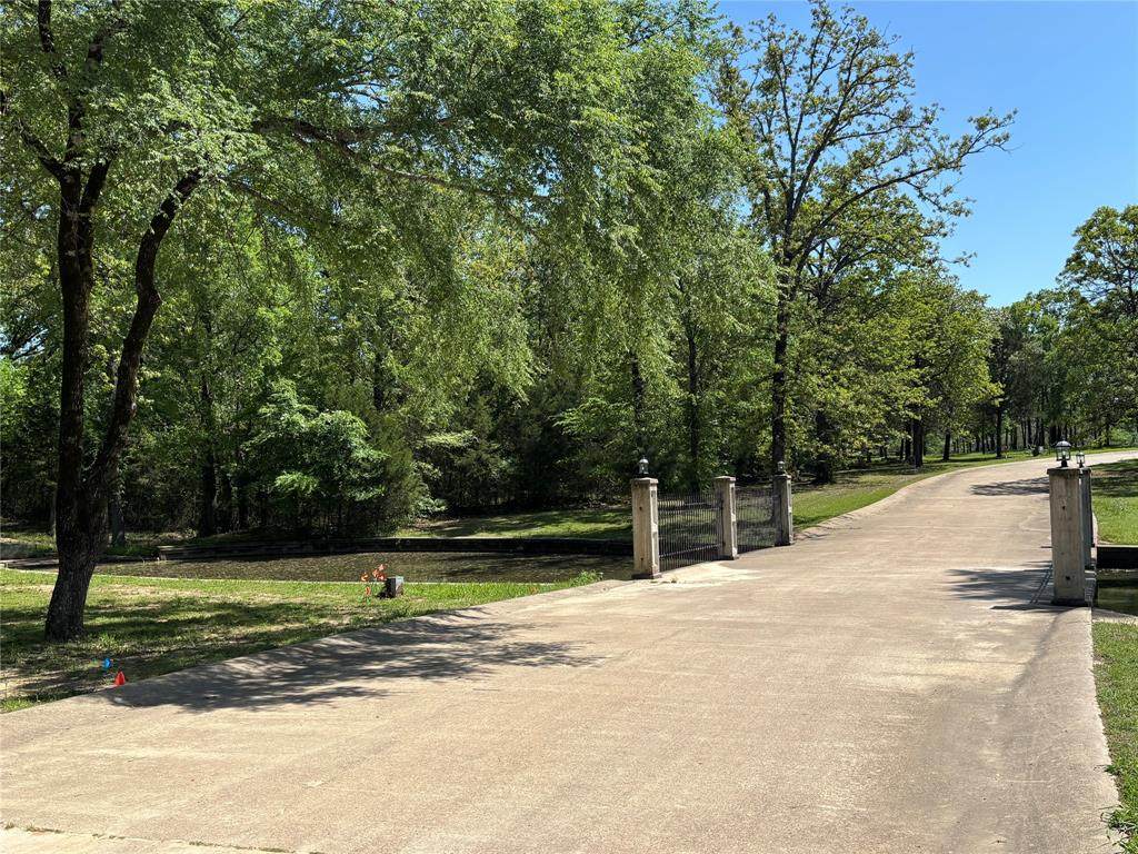 376 Private Road 5945 - Photo 1