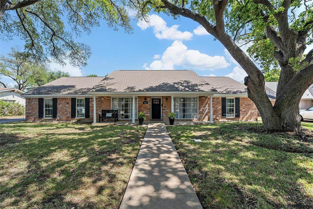 5204 Lake Highlands Drive - Photo 1