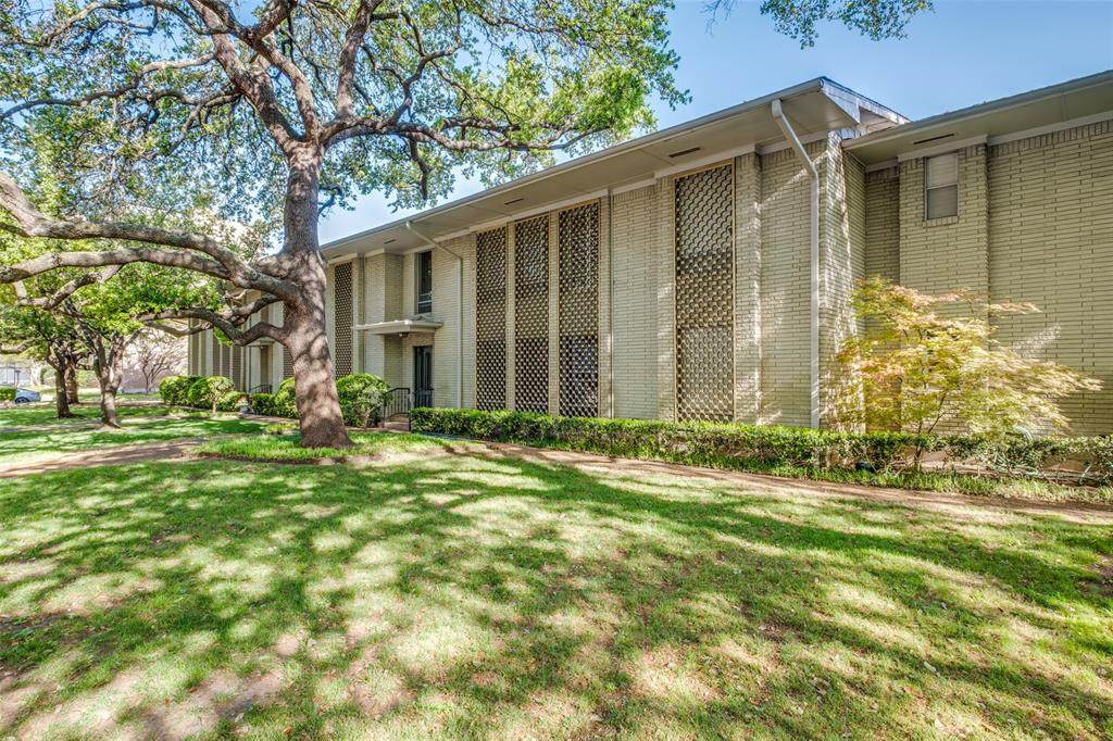 6353 Diamond Head Circle - Photo 1