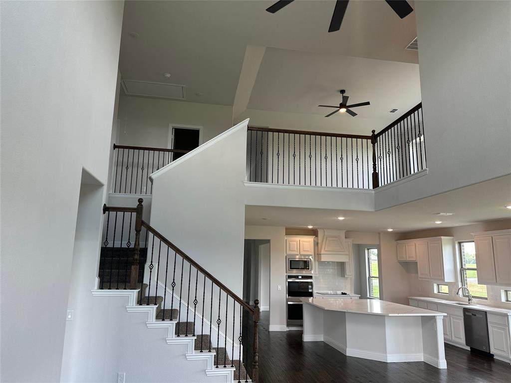 735 Windward Court - Photo 1