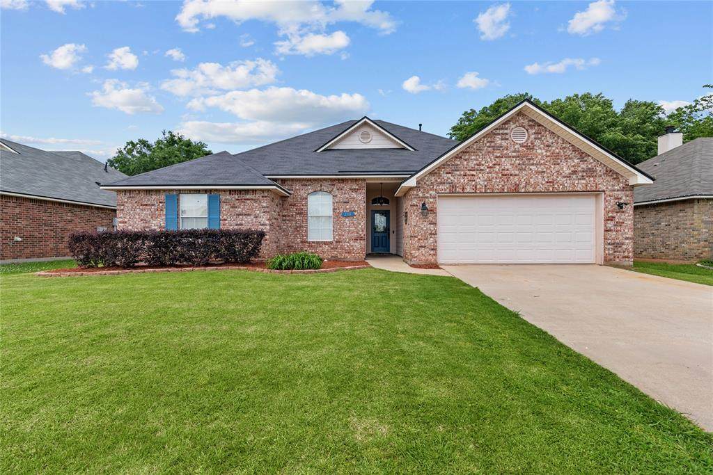208 Avondale Lane - Photo 1