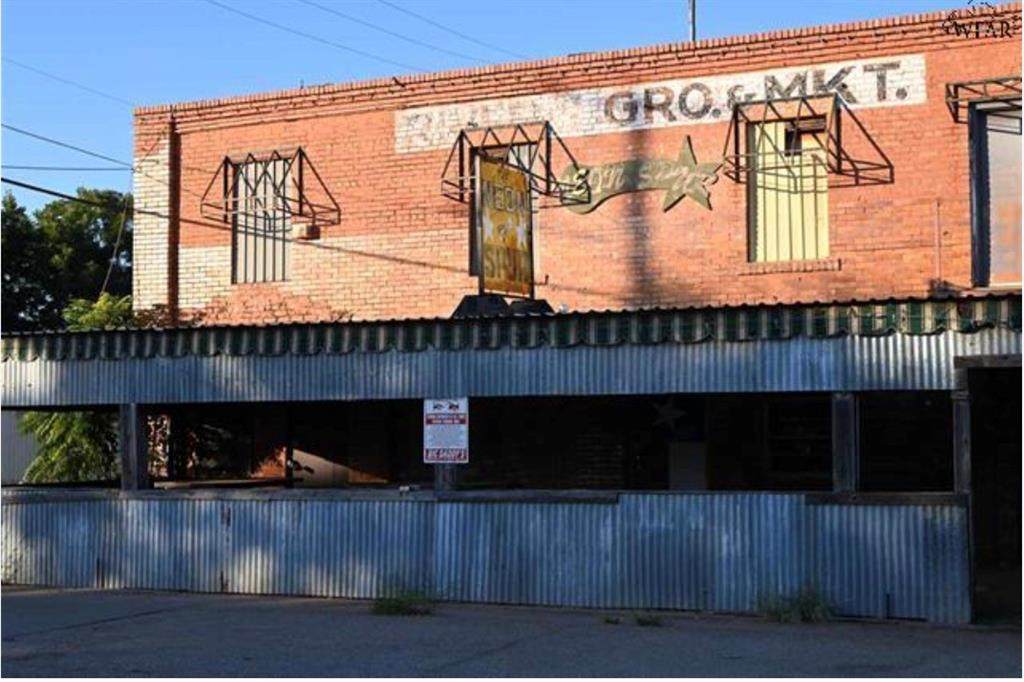 200 Burnett Street - Photo 1
