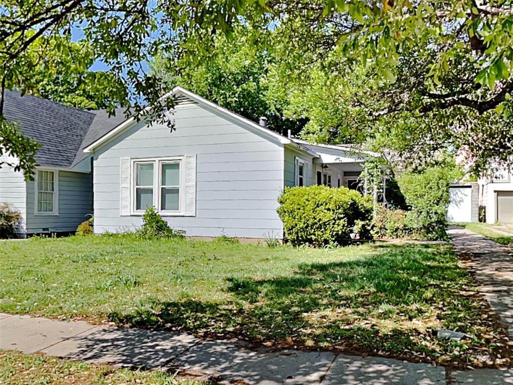 3222 Cockrell Avenue - Photo 1