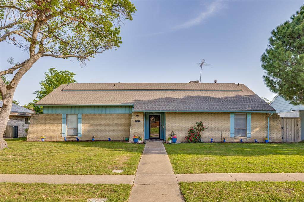 1203 Edgewood Drive - Photo 1