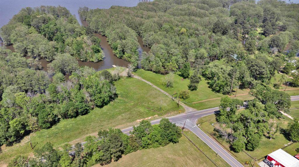 7780 Lakeshore - Photo 1