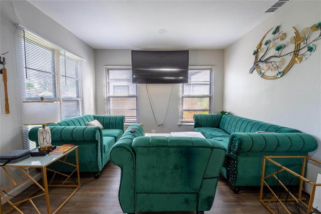 2334 Hudspeth Avenue - Photo 1
