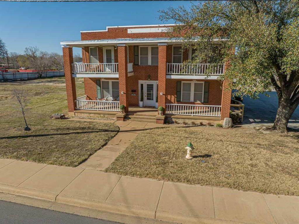 900 Walker - Photo 1