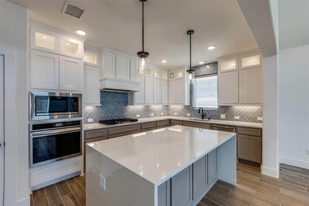 6204 Mulberry Creek Lane - Photo 1