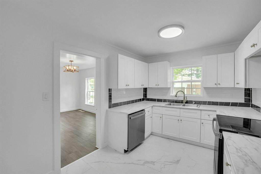 2126 Cedar Street - Photo 1