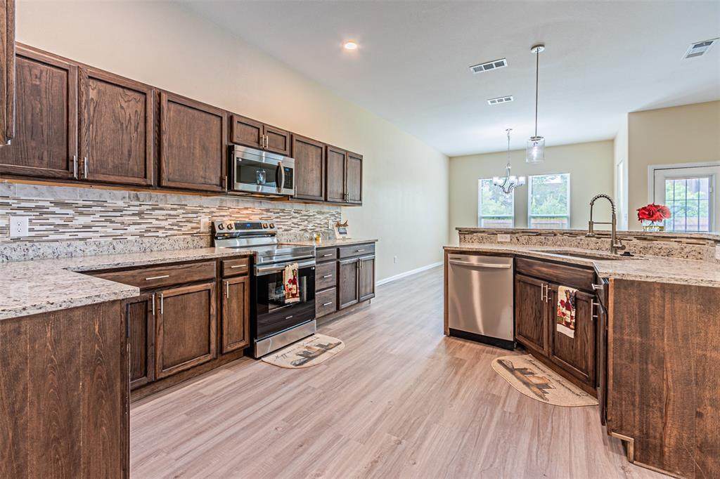 2914 Wilhurt Avenue - Photo 1