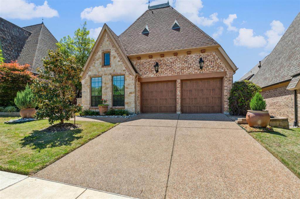 1561 Foard Drive - Photo 1