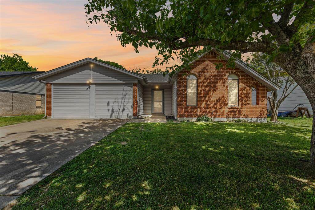 1420 Laurel Lane - Photo 1