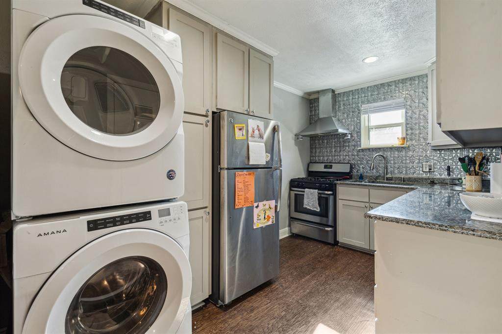 3125 University Drive - Photo 1