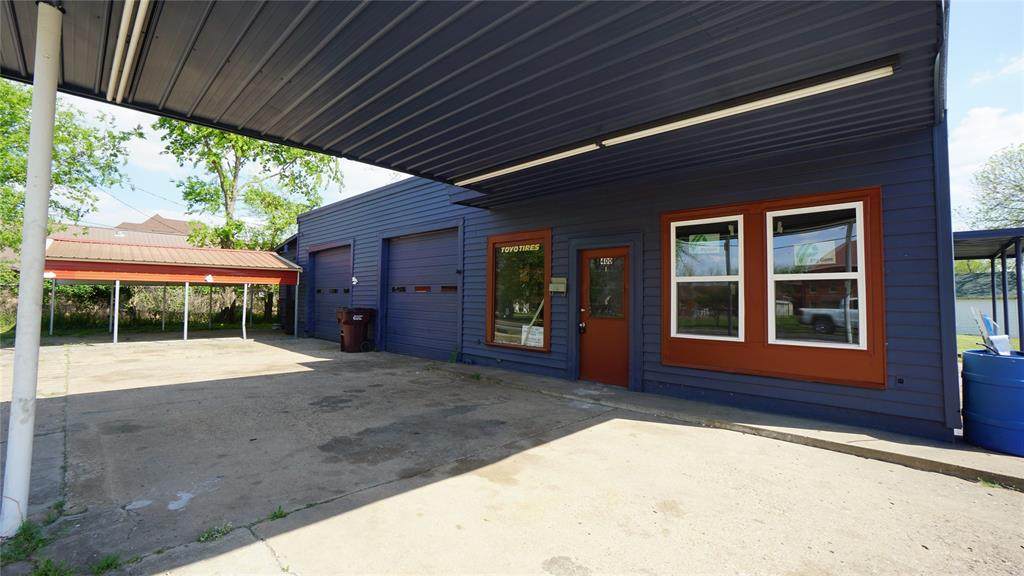 400 Main Street - Photo 1