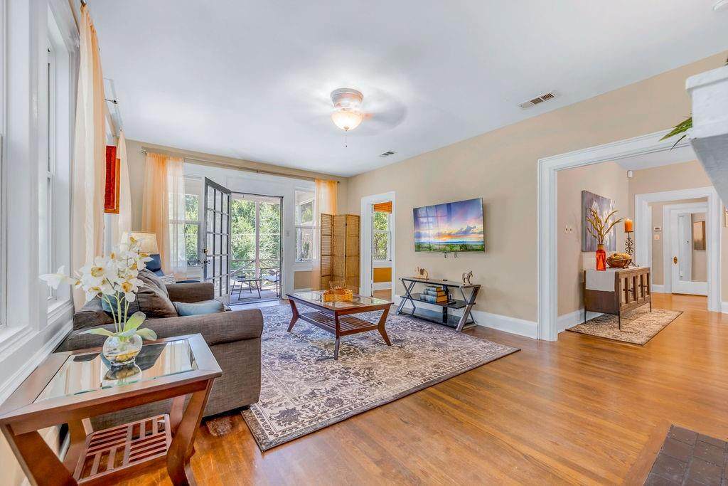 4303 Vandelia - Photo 1