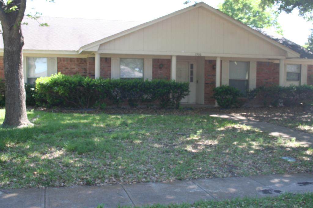 1906 Hanover Drive - Photo 1