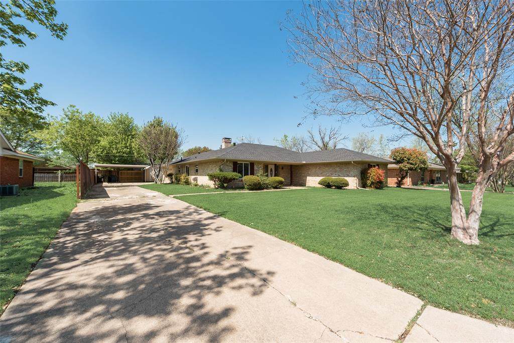 219 Hillcrest Street - Photo 1