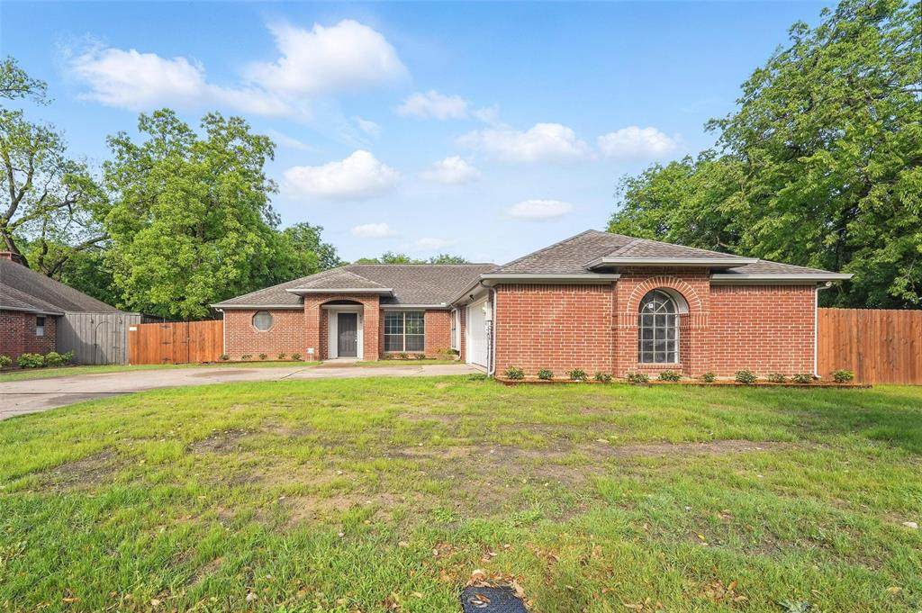 829 Hunters Creek Drive - Photo 1