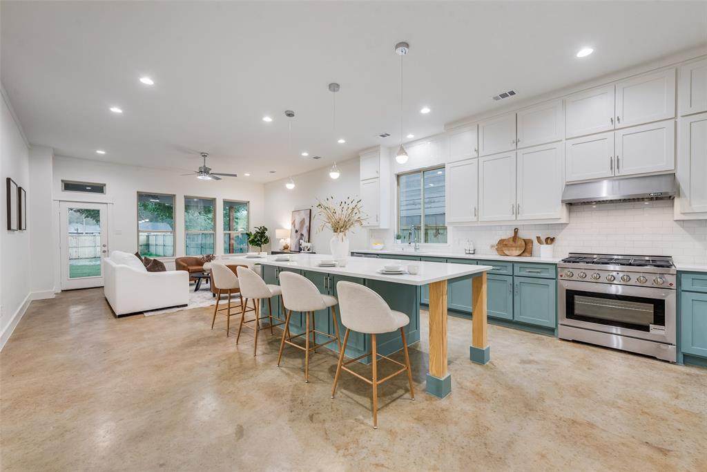 4300 Morrison Street - Photo 1