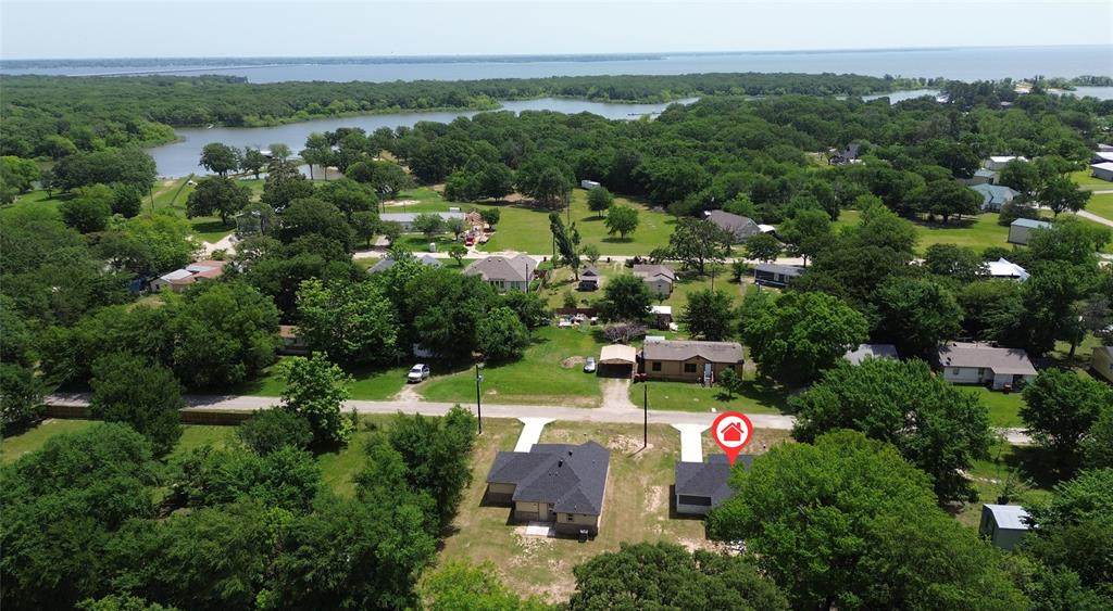 917 Redoak Drive - Photo 1