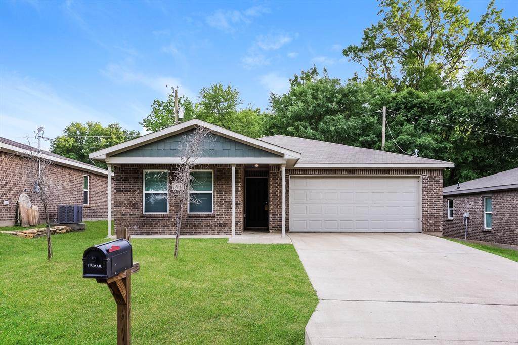 203 Westview Drive - Photo 1