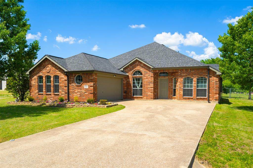 921 Mallory Drive - Photo 1