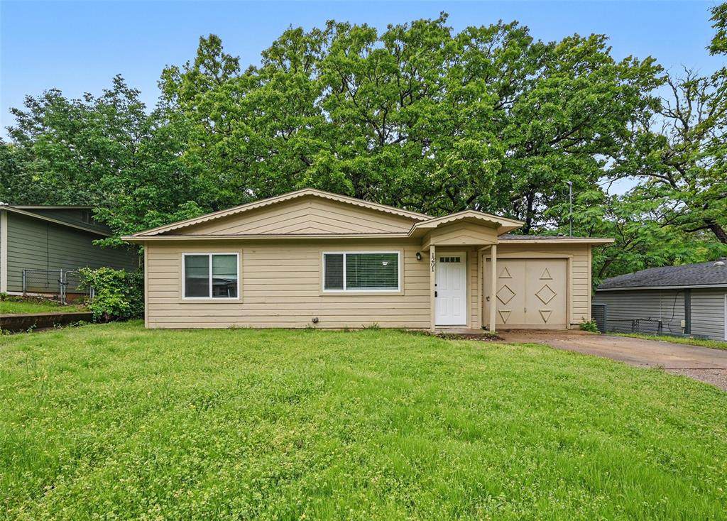 1201 Park Drive - Photo 1