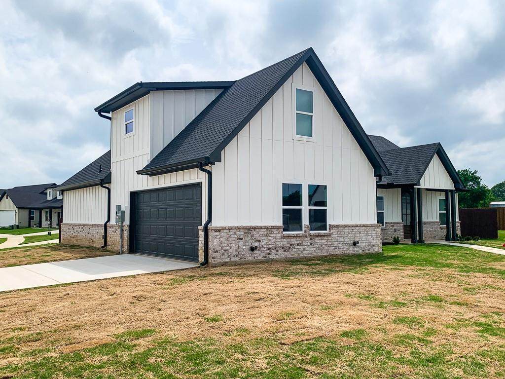 201 Bluff Court - Photo 1