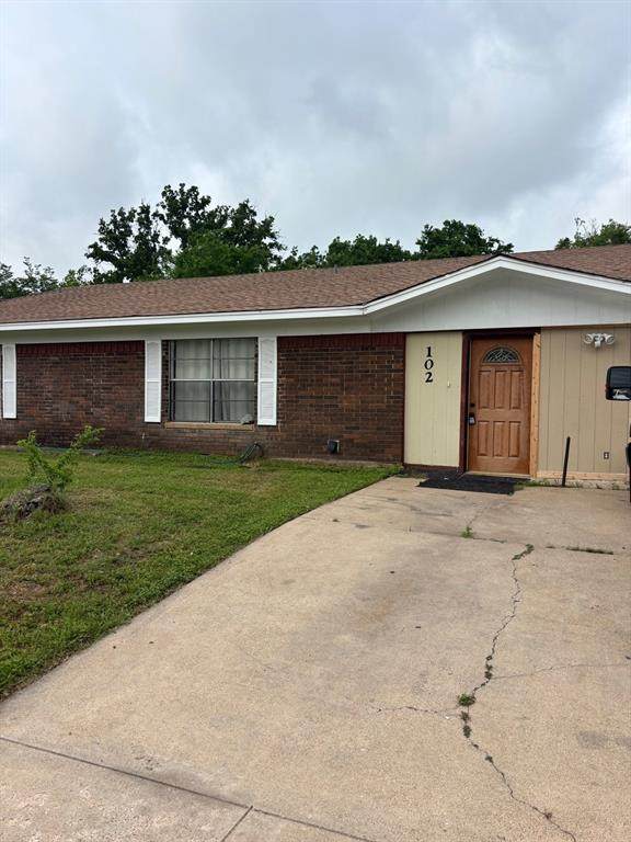 102 Patricia Street - Photo 1