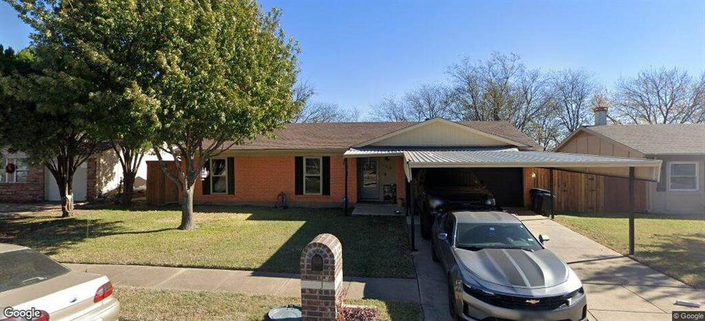 628 Thompson Street - Photo 1