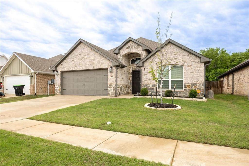 308 Bronco Drive - Photo 1