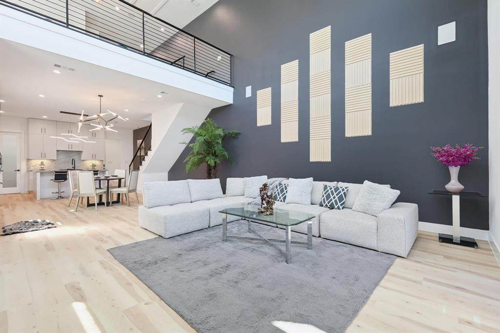 2433 Vagas Street - Photo 1