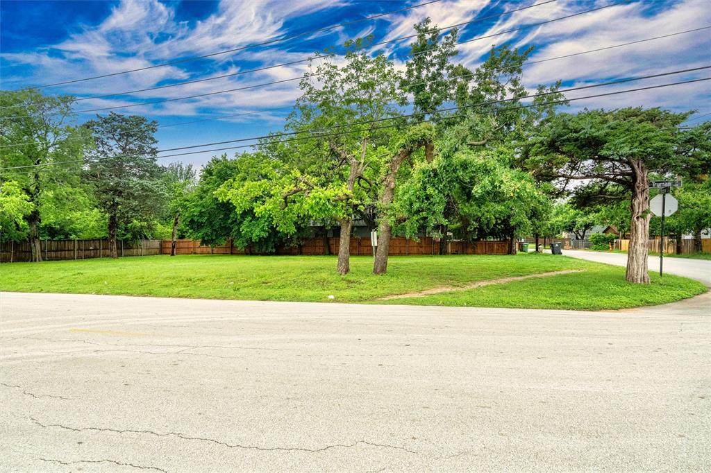 610 Sanford Street - Photo 1