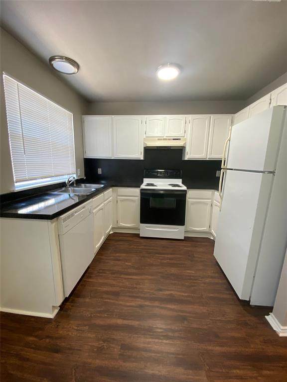 1608 Sun Valley Drive - Photo 1