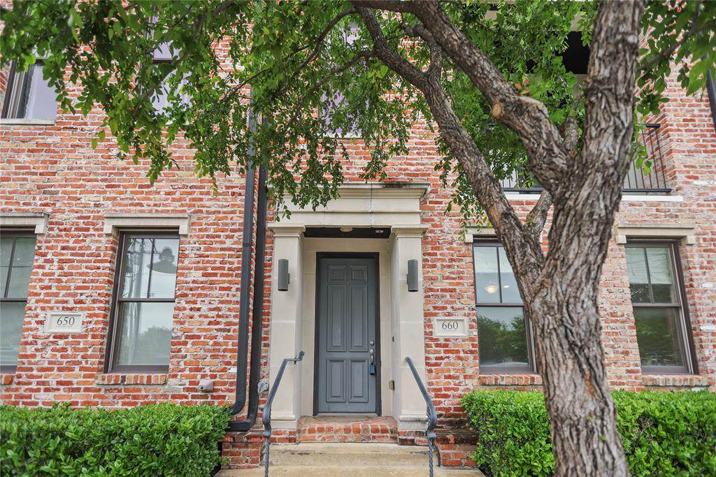 660 Pearl Expressway - Photo 1