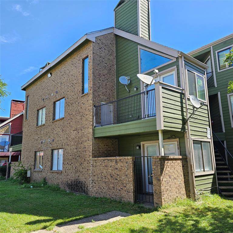 9837 Walnut Street - Photo 1