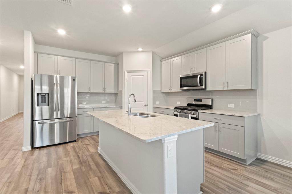 503 Fox Ridge Drive - Photo 1
