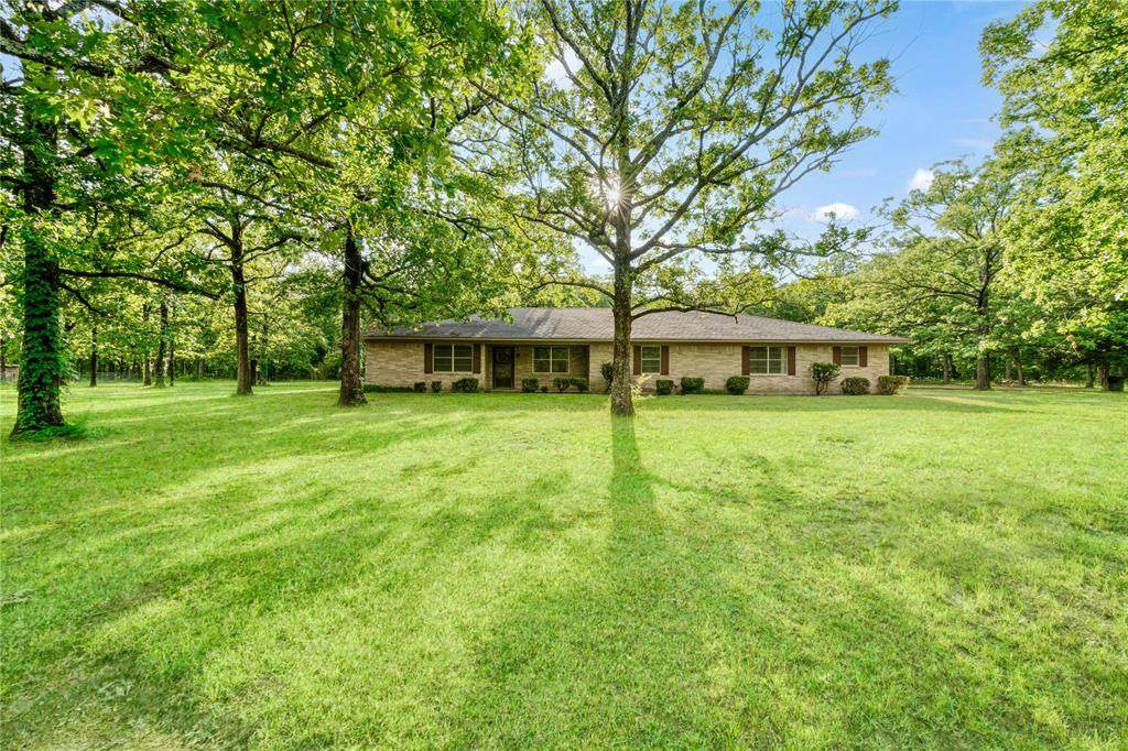 64 Farm Road 2121 - Photo 1