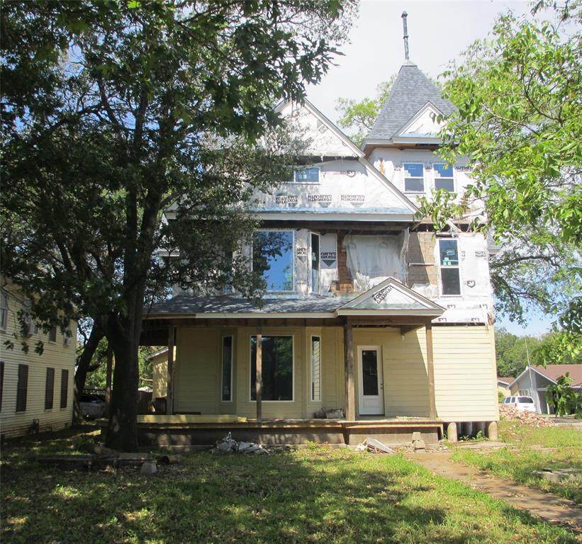 211 Pleasant Street - Photo 1