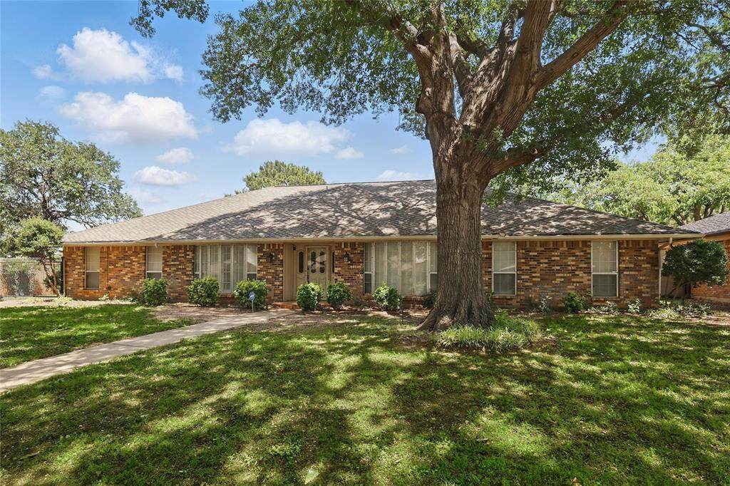 2607 Keystone Drive - Photo 1