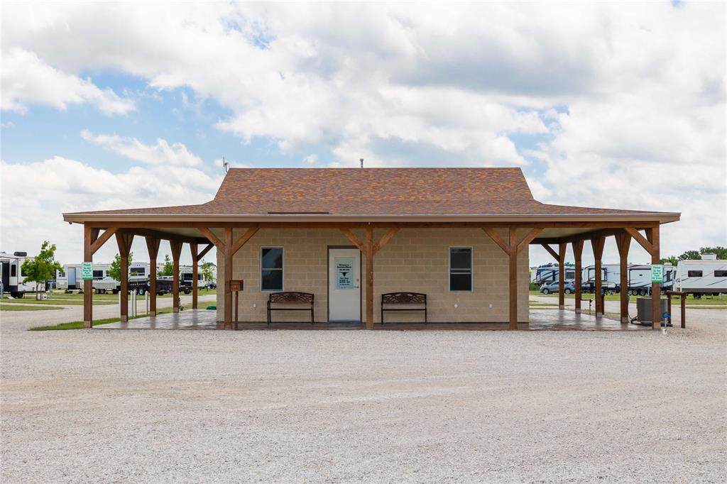 5736 Hwy 6 Highway - Photo 1