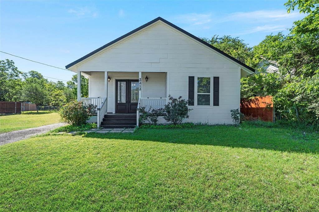 2212 Clay Avenue - Photo 1